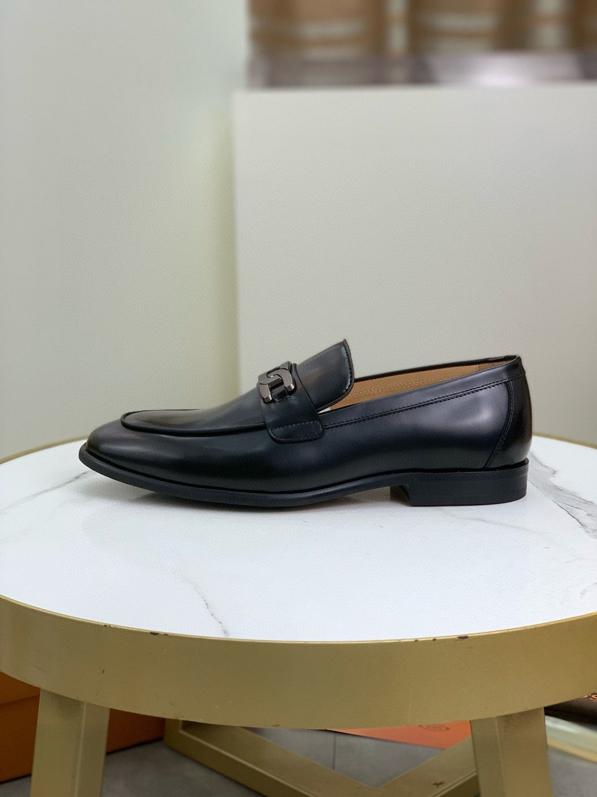 TOD'S Men's Black Metal-Accent Loafers